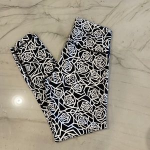 🍋 Lululemon 🍋 Crop geometric leggings sz. 6